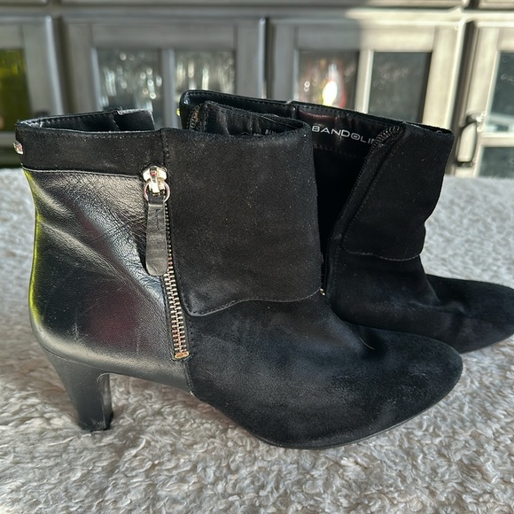 Bandolino Women’s Black Bootie - Picture 3 of 7